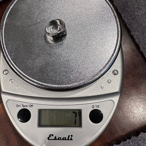 Black and white diamond buckle ring. - Picture 5 of 7